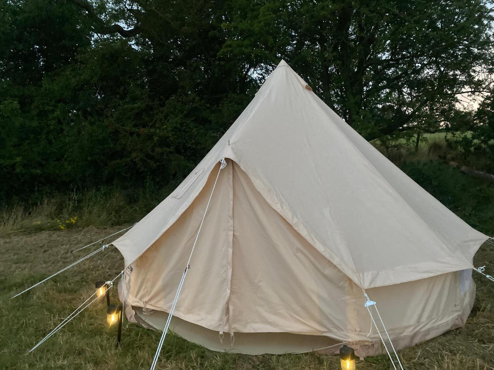 Bell Tent 4M Fossewold Farm Camping Moreton-in-Marsh Exterior photo
